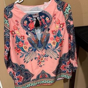 Chic Parrot Print Blouse in Pink